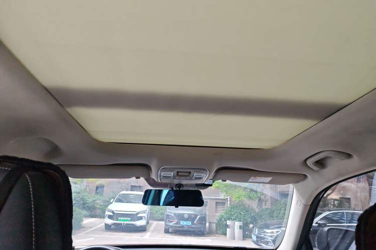 Used Geely Auto Emgrand X7 Sport 2021 Million Edition 1.8TD DCT Two-Wheel Drive Luxury Model Headliner