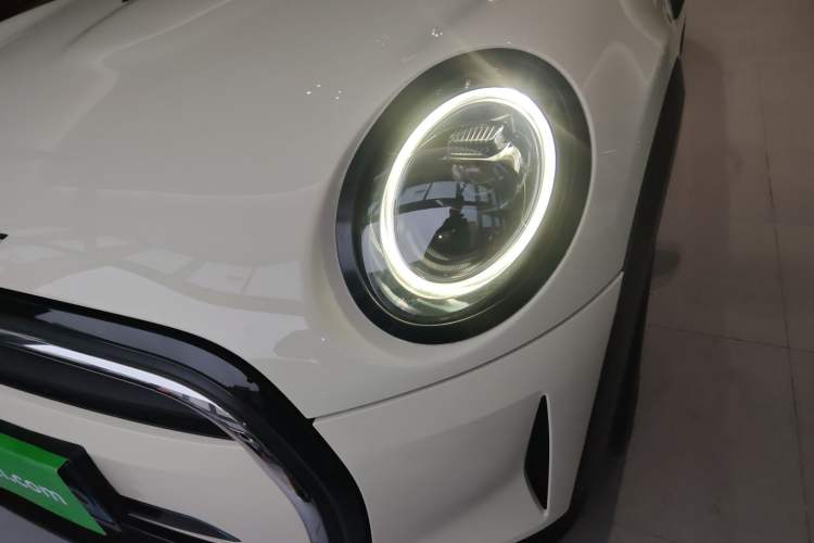 Used MINI MINI 2022 1.5T COOPER Classic Edition Five-Door Version
