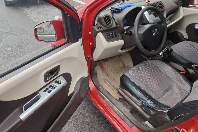 Used Zotye Z100 2013 1.0L Comfort Model
