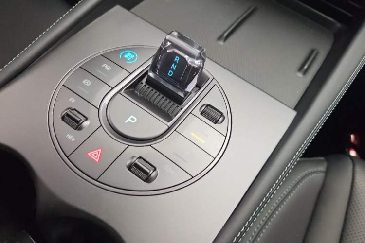 Used BYD Seal 06 New Energy 2025 DM-i Smart Drive 120KM Prestige Model Gear Lever