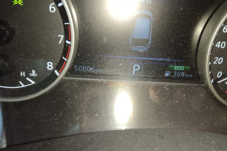 Used Nissan Murano 2021 2.5L XL Two-Wheel Drive Smart Connect Luxury Edition Odometer Close Up