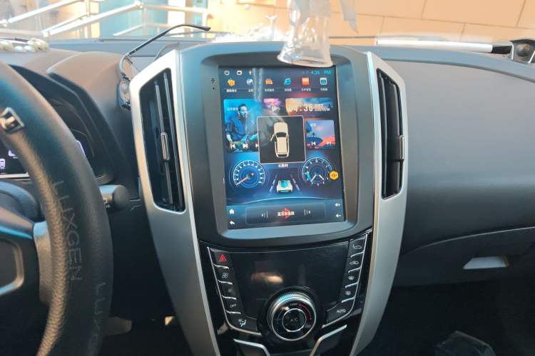 Used Luxgen U6 SUV 2016 1.8T Enhanced Appeal Version Audio And AC Panel