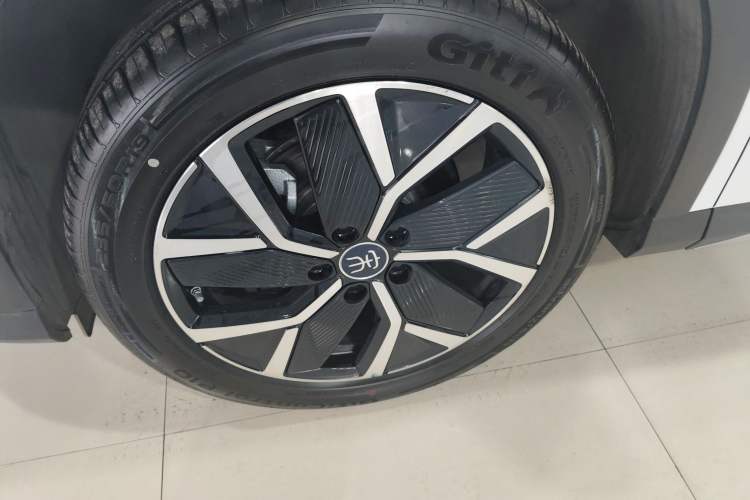 Used BYD Song L DM-i 2025 Intelligent Driving Version 160 km Beyond-Range Type
