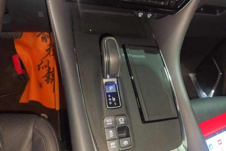 Used Toyota Alphard 2024 Dual-Engine 2.5L Prestige Edition
