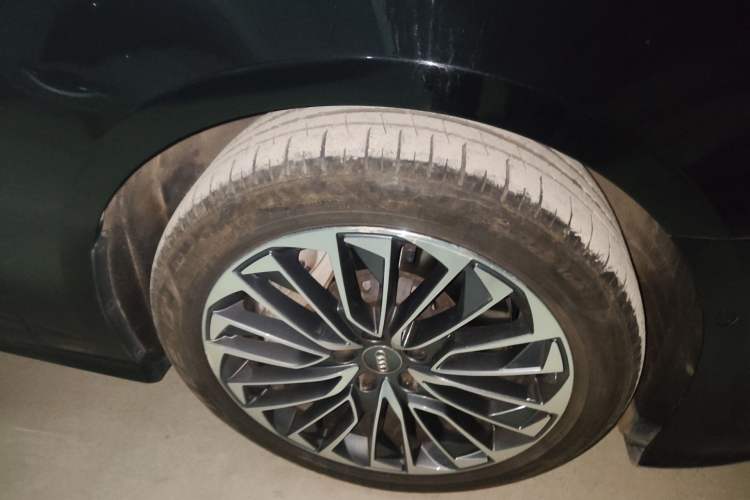 Used Audi A6L New Energy 2020 55 TFSI e quattro Right Front Wheel Hub