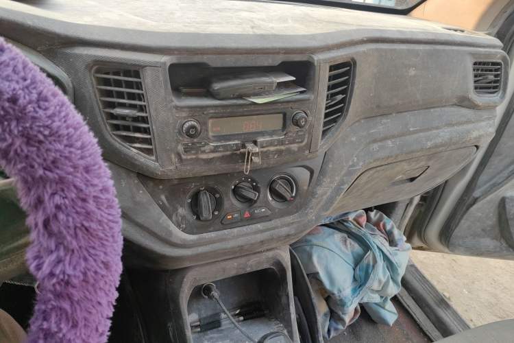 Used Wuling Hongguang V 2020 1.5L Commercial Vehicle China VI LAR