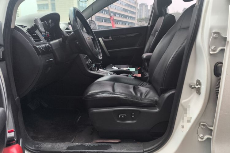 Used Chevrolet Captiva 2015 2.4L 4x4 Flagship Edition 7-Seater