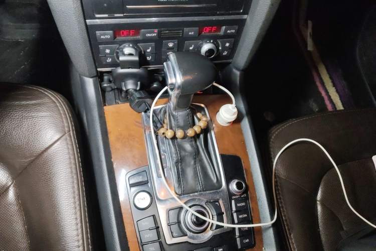 Used Audi Q7 2014 35 TFSI Ambition Edition Gear Lever