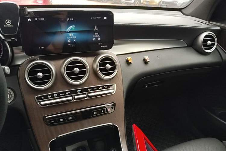 Used Mercedes-Benz GLC 2020 Facelift GLC 300 L 4MATIC Dynamic Edition
