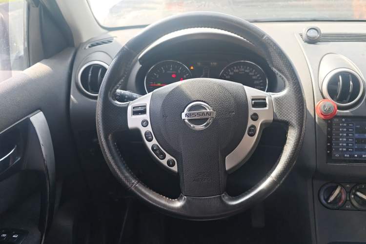 Used Nissan Qashqai 2015 2.0 XL Coolfire CVT 2WD
