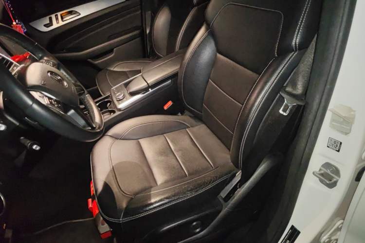 Used Mercedes-Benz M-Class 2014 ML 320 4MATIC Left Front Seat