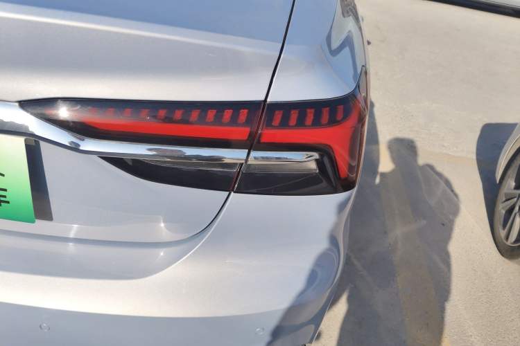 Used Rising ER6 2020 620 km Smart Edition
