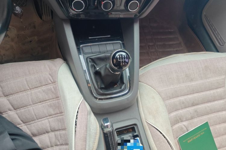 Used Volkswagen Sagitar 2015 1.6L Manual Comfort Model