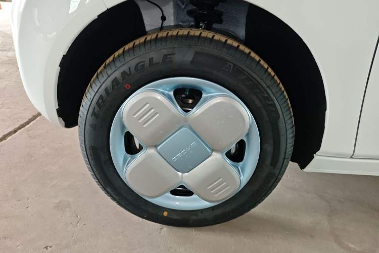 Used Geely Galaxy Panda 2024 Panda Mini 200km Endurance Bear Left Front Wheel Hub