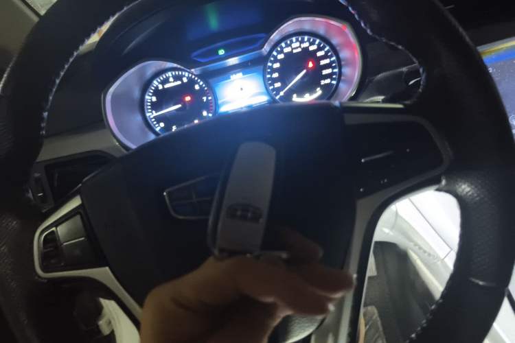 Used Geely Auto Emgrand 2017 Sedan Million Edition 1.5L CVT Upward Version Vehicle Key