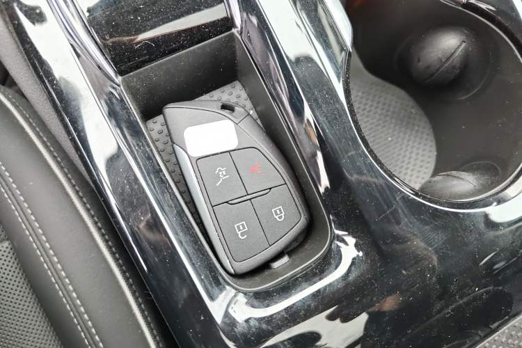 Used Buick Envision 2025 Encore Plus 28T Two-Wheel-Drive Platinum Edition