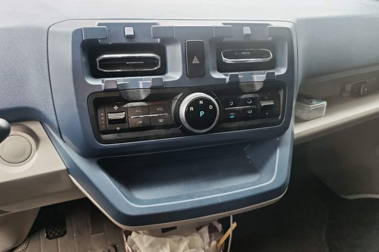 Used SRM New Energy E3L 2024 Standard 6-Seater Bus
