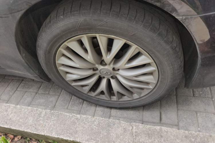 Used Infiniti Q70 2017 Q70L 2.5L Enjoyment Edition
