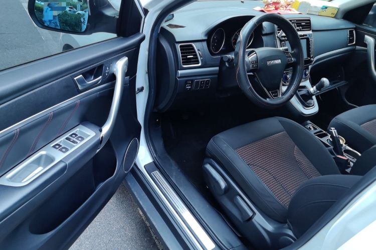 Used Haval M6 2017 1.5T Manual Two-Wheel Drive Urban Version Driver Seat
