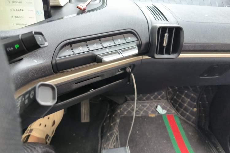 Used Baojun KiWi EV 2021 Artist Model Lithium Iron Phosphate