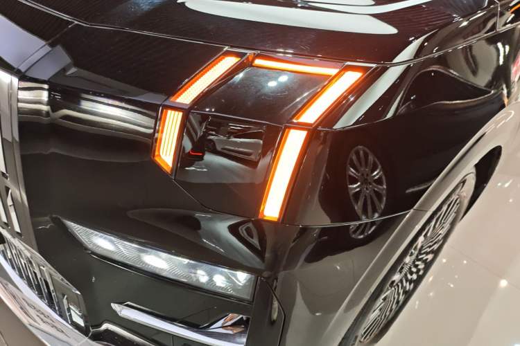 Used Zeekr 009 2024 Six-Seat Executive Version 4WD 108 kWh
