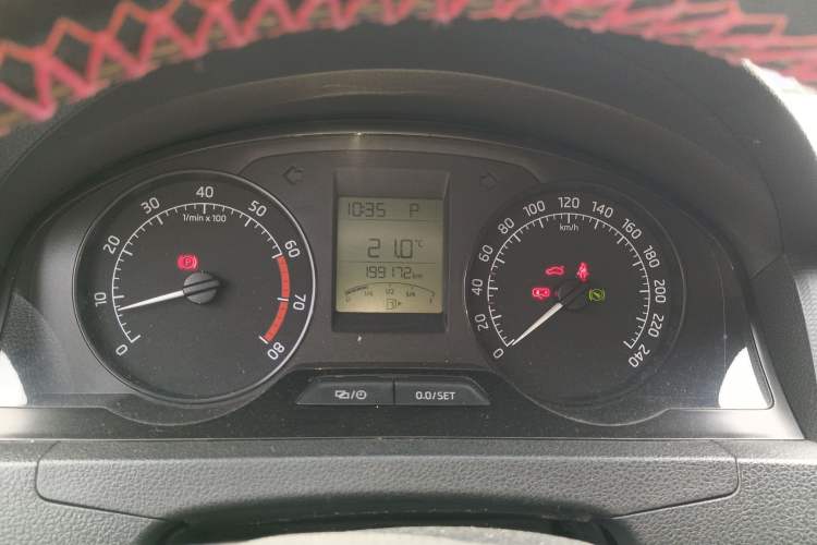 Used Skoda Rapid Spaceback 2014 1.6L Automatic Enjoyment Edition Instrument Cluster