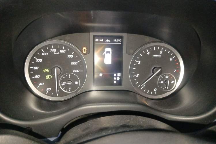 Used Mercedes-Benz Vito 2021 2.0T Business Version 7 Seats