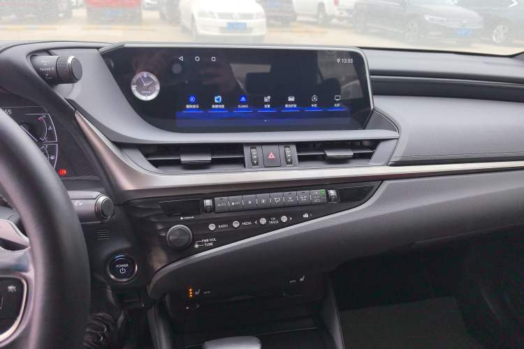 Used Lexus ES 2018 300h Premier Edition China V Standard
