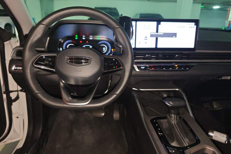 Used Geely Auto Emgrand 2023 4th Generation Champion Edition 1.5L CVT Prestige Model
