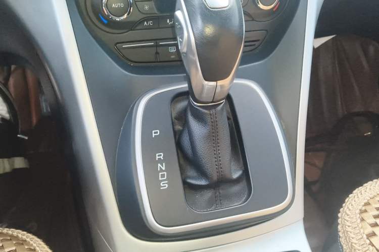 Used Ford Kuga 2013 1.6L GTDi Two-Wheel-Drive Trend Model
