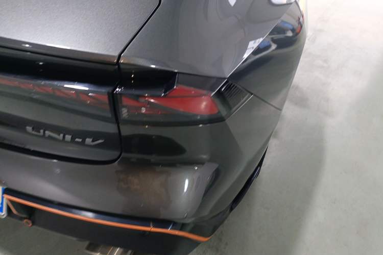 Used CHANGAN UNI-V 2022 1.5T Sport Edition Right Rear Taillight