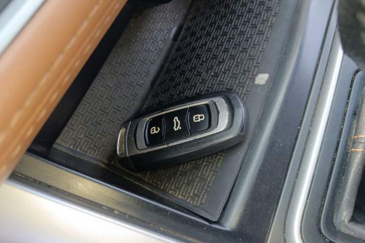 Used Geely Auto Vision X6 2018 1.4T CVT 4G Connected Luxury Version
