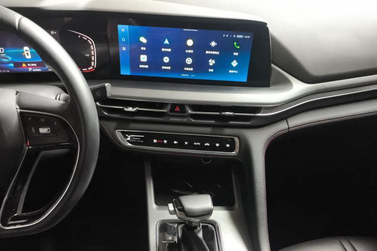 Used CHANGAN CS75 PLUS 2022 Classic Edition 1.5T Automatic Pioneer Model
