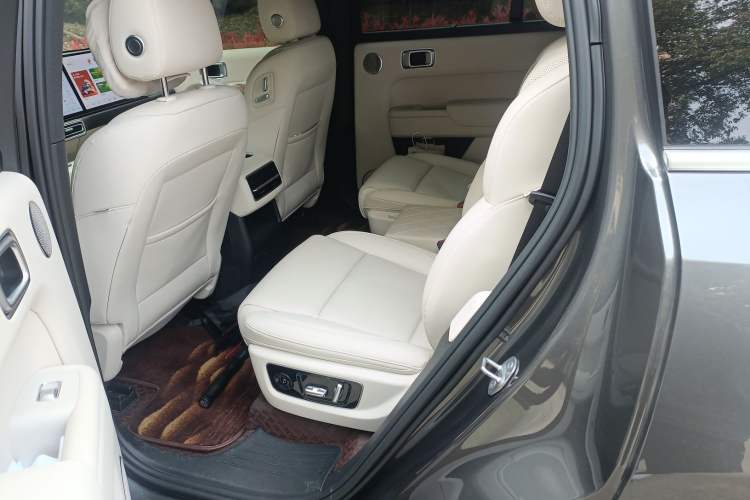 Used Li Auto L8 2023 Pro Model Interior 4