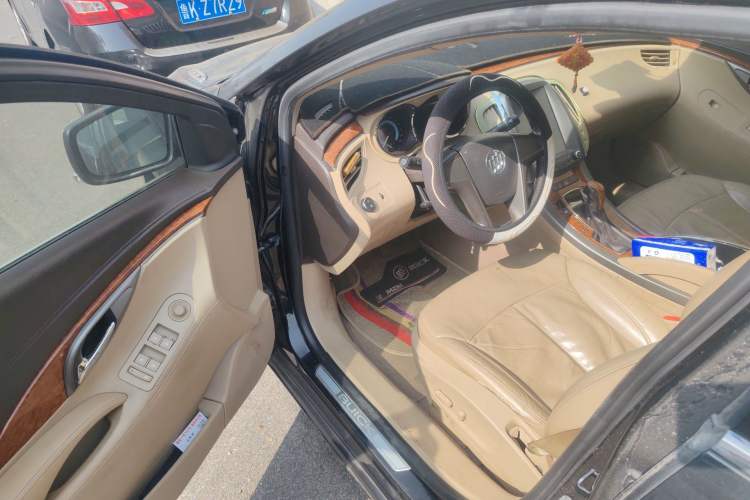 Used Buick LaCrosse 2011 2.4L SIDI Elegant Edition
