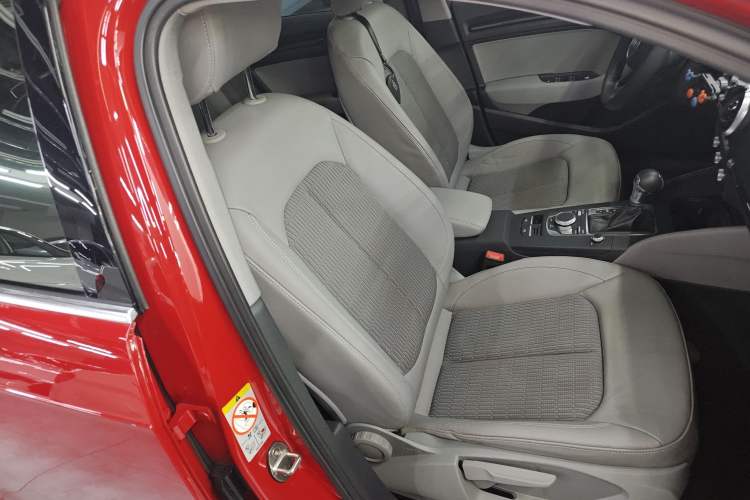 Used Audi A3 2020 Sportback 35 TFSI Fashion Edition China VI Emission Standard Right Front Seat