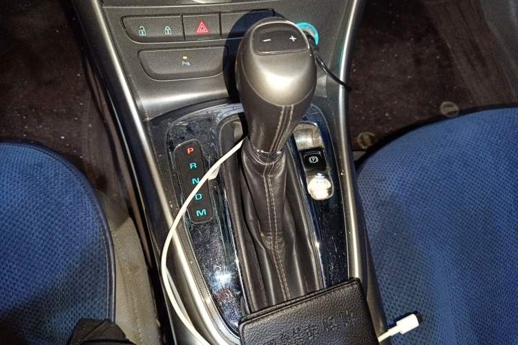 Used Chevrolet Malibu 2012 2.0L Automatic Luxury Edition Gear Lever