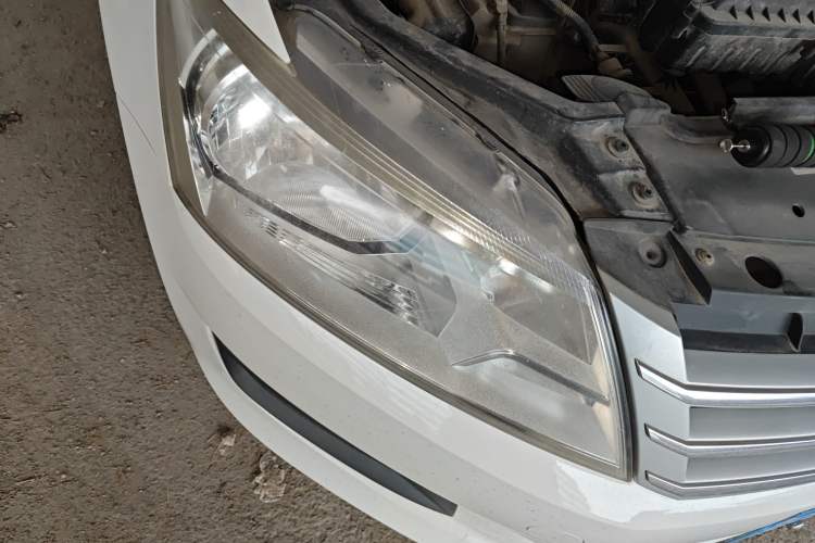 Used Volkswagen Santana 2013 1.6L Manual Comfort Edition
