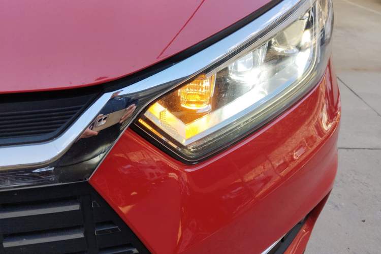 Used BYD Yuan New Energy 2019 EV535 Smart Connect Trendsetting Model
