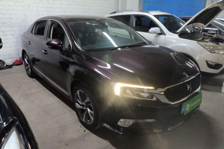 Used DS 5LS 2014 1.6T Luxury Edition THP160 Front Right 45 Deg