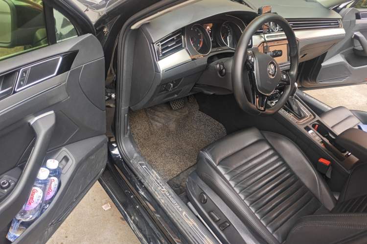 Used Volkswagen Magotan 2018 330TSI DSG Advanced Model Driver Seat