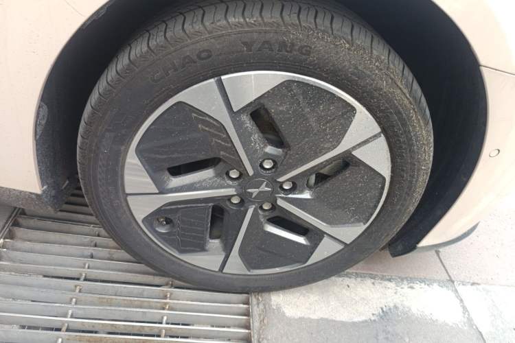 Used XPeng MONA M03 2024 620 with Ultra-Long Range Right Front Wheel Hub