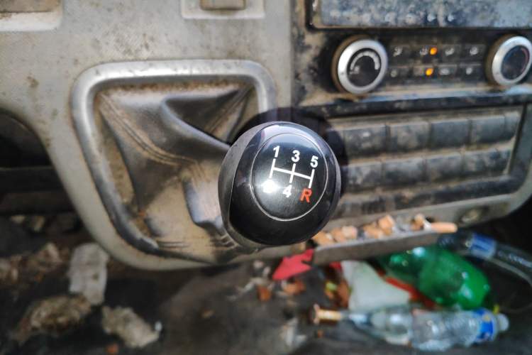 Used Foton Scenic G7 2015 2.0L Commercial Version Long Wheelbase High Roof – 486EQV4
