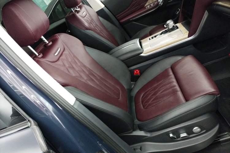 Used Hongqi HS7 2023 2.0T Automatic All-Wheel-Drive Flagship Edition Six Seats
