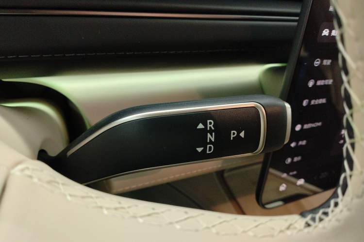 Used Nio ES8 2026 Model 6-seat Executive Signature Edition Gear Lever