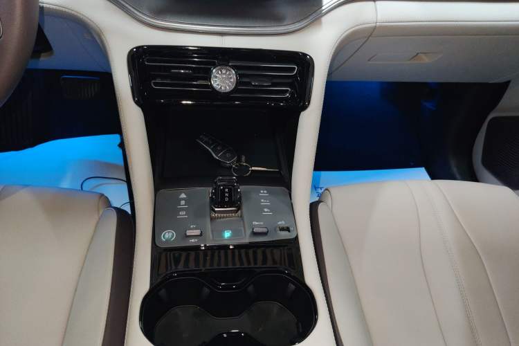 Used BYD Song PLUS New Energy 2025 DM-i 112KM Prestige Model Gear Lever