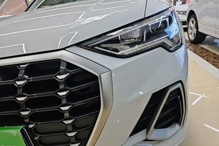 Used Audi Q3 2022 40 TFSI Fashion Dynamic Model
