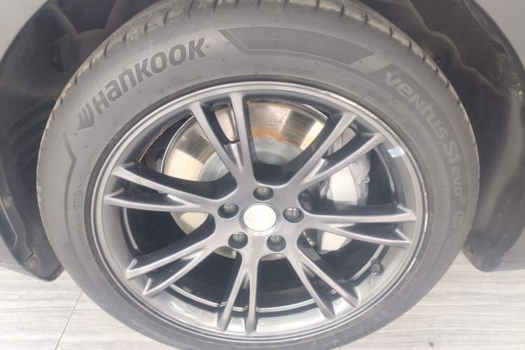 Used Tesla Model Y 2023 Rear-Wheel-Drive Version Exterior 4