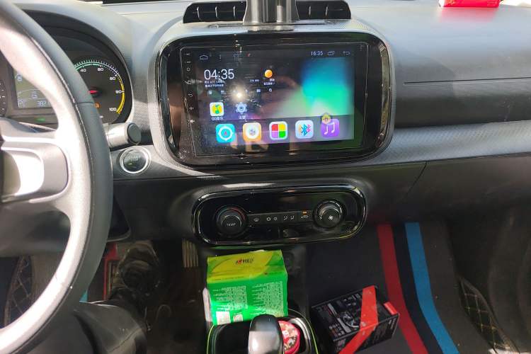 Used Roewe Clever 2021 302 km New Four-Seater Super-Efficient Version
