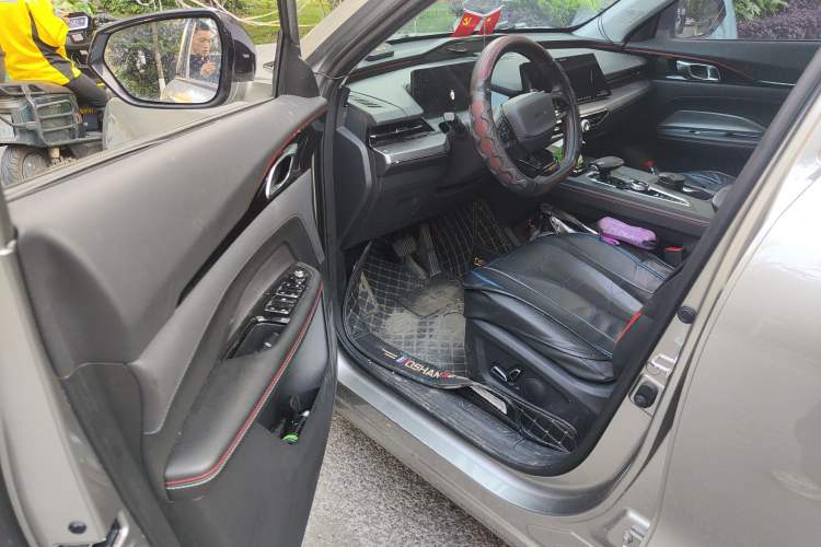 Used CHANGAN OSHAN Z6 2022 Blue Whale 1.5T DCT Luxury Model
